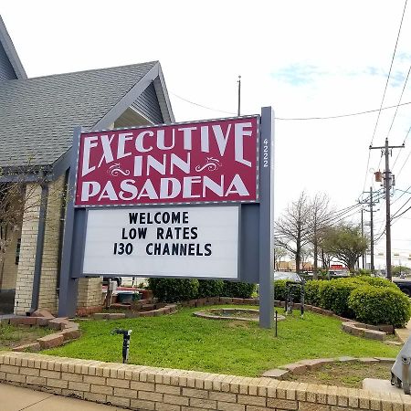 Executive Inn Pasadena Bagian luar foto