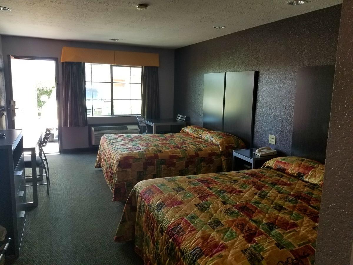 Executive Inn Pasadena Bagian luar foto