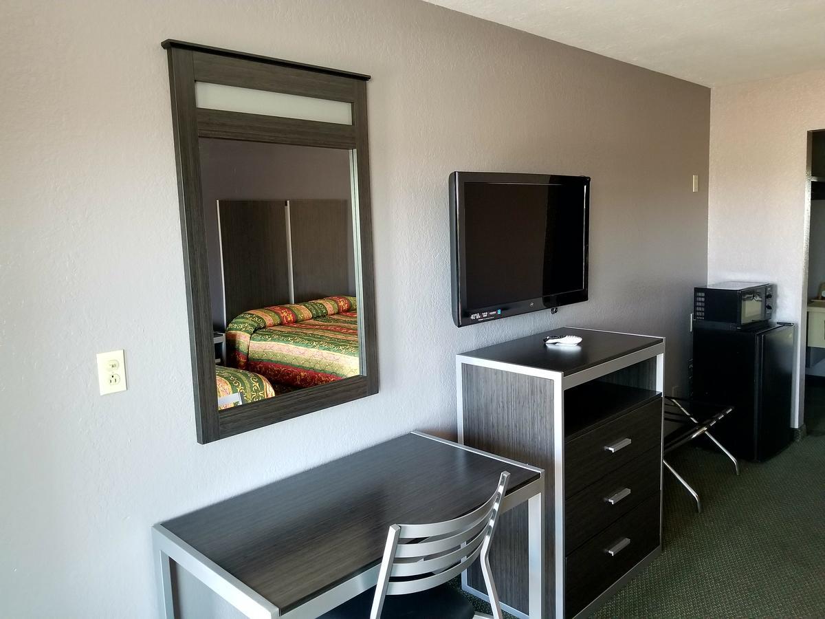 Executive Inn Pasadena Bagian luar foto